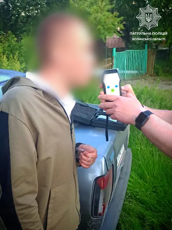 У Ковелі п'яний водій тікав від патрульних і влетів у паркан (фото)