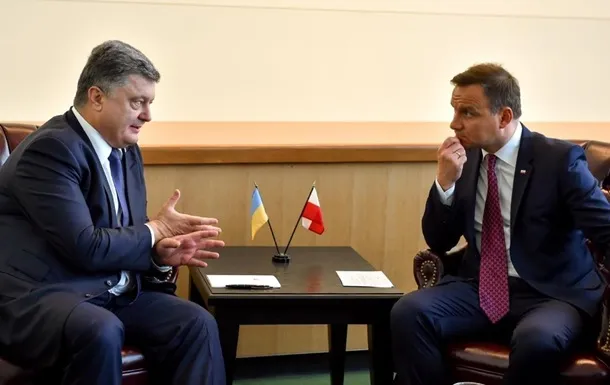 Порошенко скликає засідання через відносини із Польщею