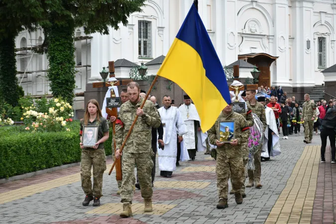 У Луцьку попрощалися із загиблими на війні Юрієм Дрофою та В'ячеславом Овчаром (фото)