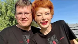 З нареченим і собакою в купальниках: відома ведуча Олена-Христина Лебідь показала кумедне фото зі Світязя (фото)