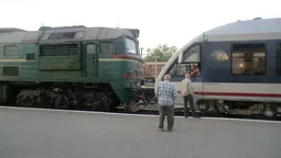 Рейковий автобус зі Львова до Луцька тягнув локомотив (фото) 