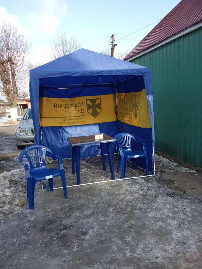 На Волині незаконно агітують за кандидатів у президенти (фото)