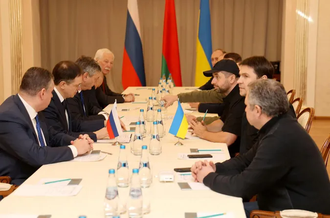 Переговори між Україною та Росією відбудуться не в Біловезькій пущі
