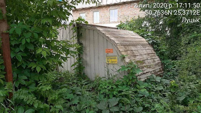 На Молоді в Луцьку демонтують огорожі й гаражі (фото)