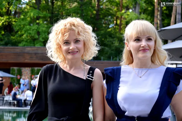 Із янголами та дітьми: якою була луцька вечірка біля басейну з Андре Таном (фото)