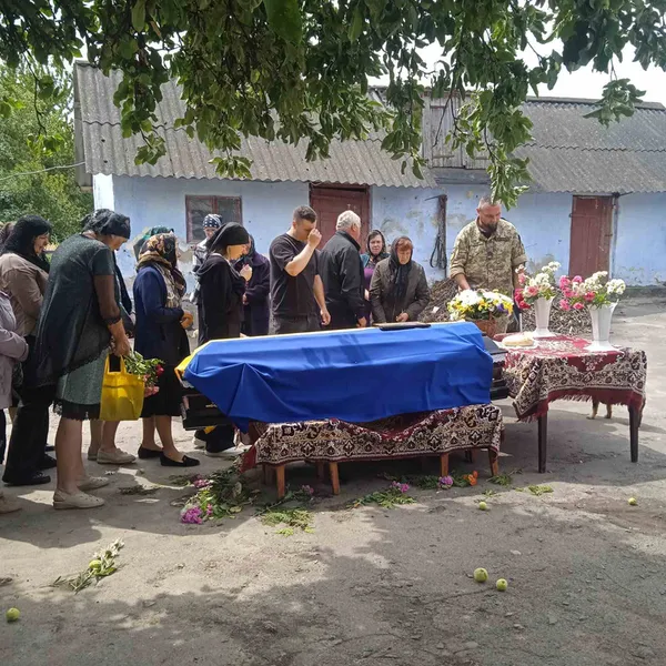 Рік вважався зниклим: на Волині попрощалися з воїном Віталієм Томашевським (фото)
