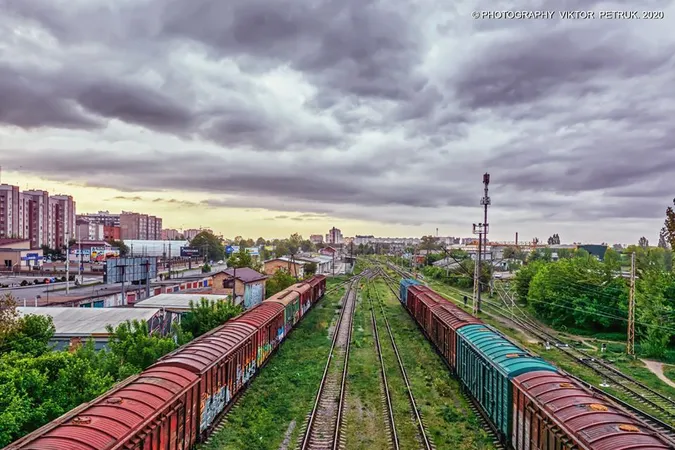 Фотограф показав травневий похмурий Луцьк