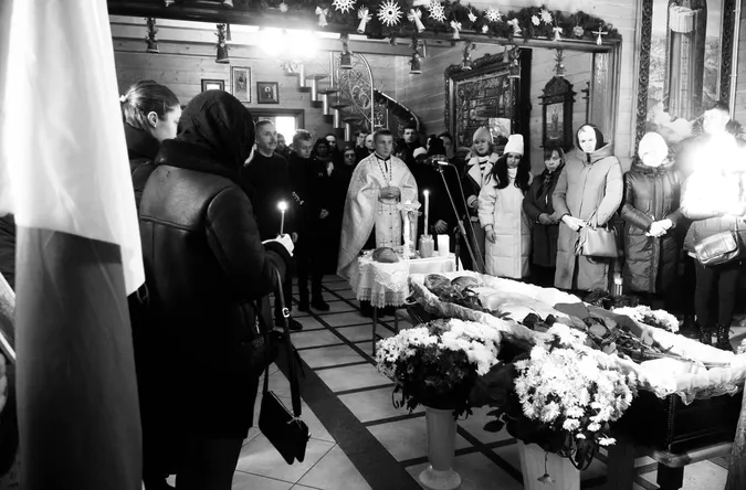 У Володимирі попрощалися із 32-річним воїном Василем Верещуком (фото)