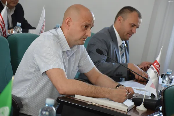 Євген Ткачук запропонував  питання освітян розглядати першими