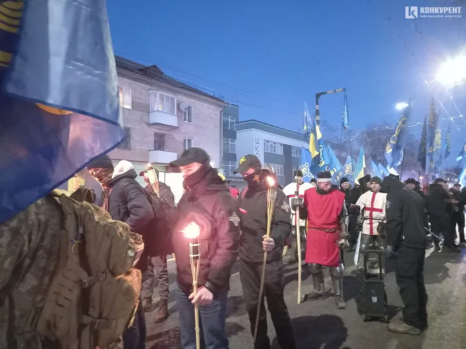 З волинкою та барабанами: у Луцьку пройшов «Марш правих традицій» (фото, відео)