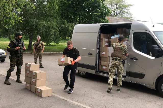 Відвезли, роздали, допомогли: місячний звіт луцьких волонтерів
