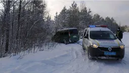 На Волині поліцейські допомогли десяткам водіїв, які потрапили в халепу (фото)