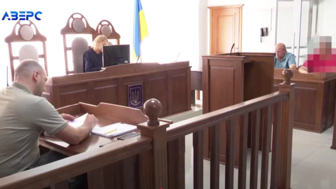 У Луцьку колишній міліціонер «рішав питання» в сервісному центрі: його судять (відео)