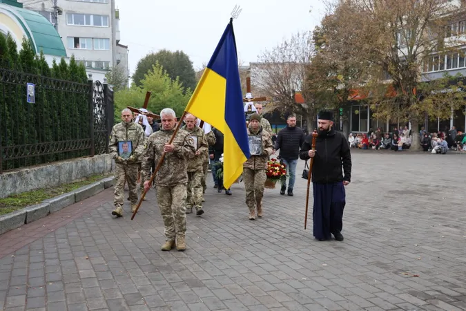 У Луцьку попрощалися одразу з трьома полеглими захисниками (фото)