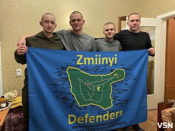 На ворожому крейсері біля Зміїного були 1500 вояків проти 80 українських військових (фото)