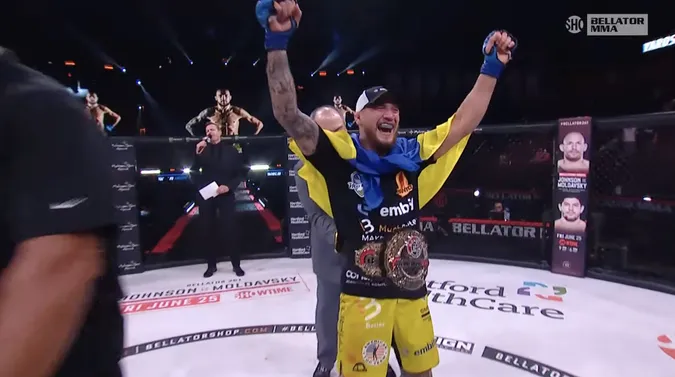 Непереможний українець Ярослав Амосов завоював титул Bellator