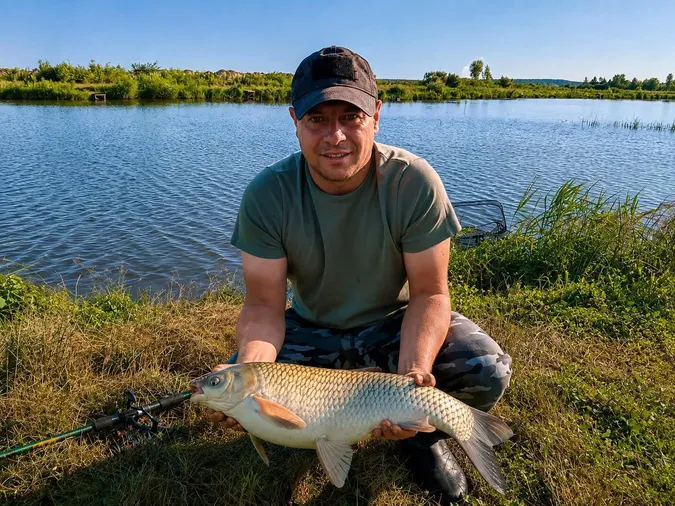 Впіймав коропа на 3,5 кг: волинський рибалка здав свої улюблені місця для кльову (фото)