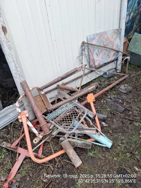 У Луцьку муніципали демонтували незаконні обмежувачі руху для екстрених служб (фото)