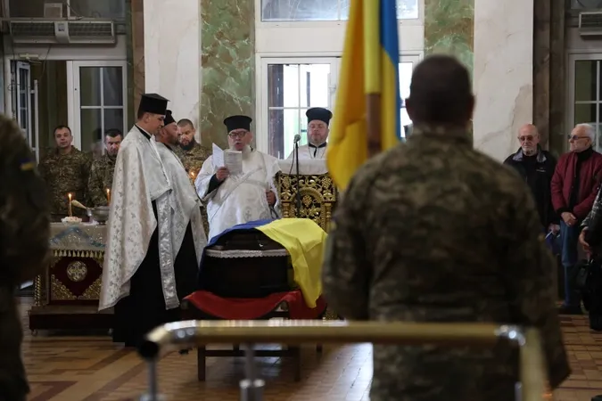 У Луцьку попрощались із Героєм Михайлом Слутяком (фото)