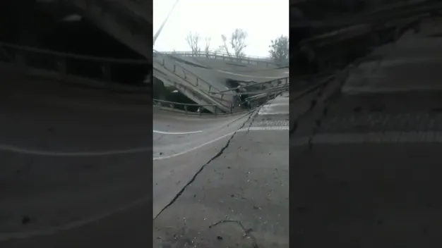 Підірвали міст на трасі Київ-Житомир, проїхати неможливо (відео)