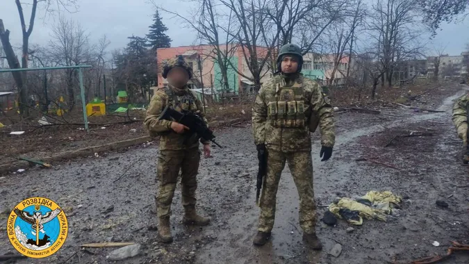 Буданов відвідав передові позиції розвідників у Бахмуті (фото)