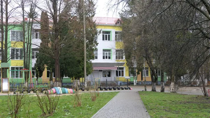 Батьки учениць луцької школи №15 прокоментували скандал із «роздяганням»