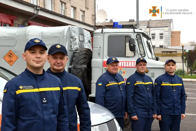 Волинські піротехніки вирушили розміновувати Донеччину (фото)