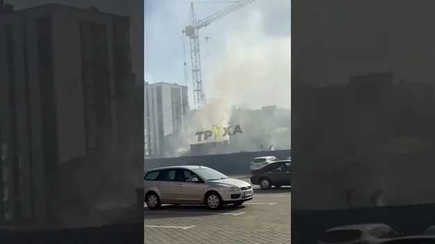 Вибухнув газовий балон: у Луцьку на одній з вулиць – пожежа (відео)