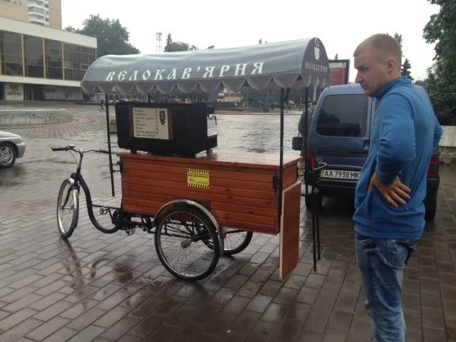 Популярна луцька велокав'ярня працювала без дозвільних документів (фото)