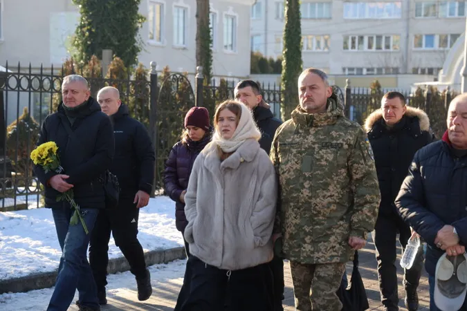 У Луцьку пропрощалися з воїнами Андрієм Максименком та Віталієм Куделею