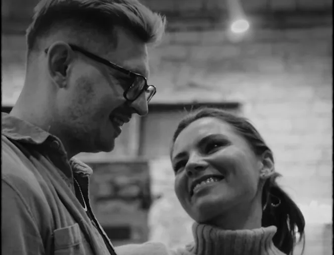 У кліпі знялась зірка серіалу «Спіймати Кайдаша»: луцький гурт «Фіолет» запрем'єрив чуттєву пісню (відео)