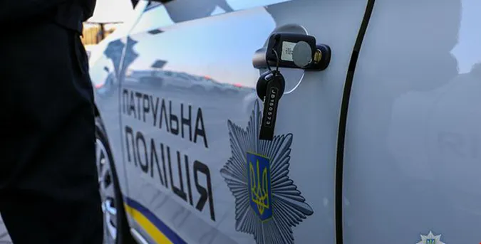 П'яний за кермом: у Нововолинську пенсіонер «тицяв» гроші патрульним
