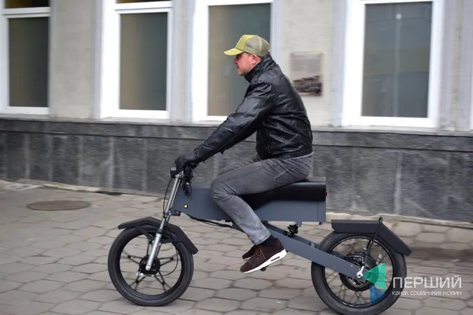 Лінь крутити педалі: лучанин сконструював власний електробайк (ФОТО)