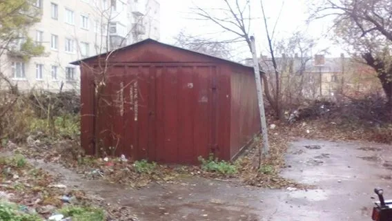 У Луцьку на Рівненській демонтували гаражі (фото)