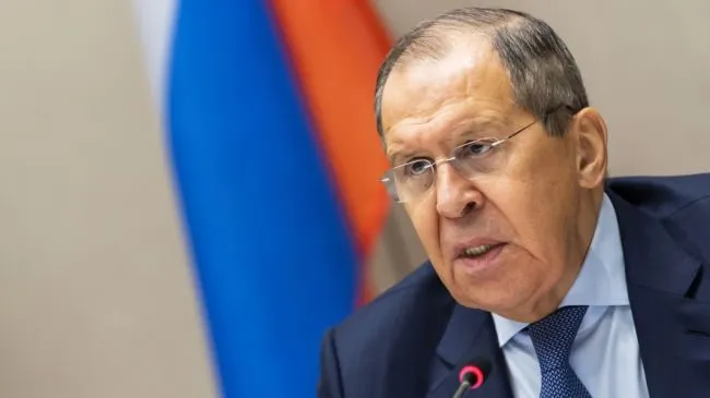 Глава російського МЗС лавров залякує Захід через поставки зброї, яка долітає до росії