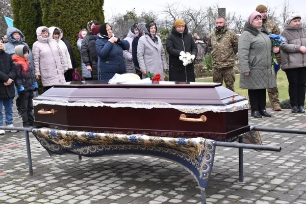 Назавжди 40: на Волині провели в останню дорогу воїна Олександра Максимука (фото)