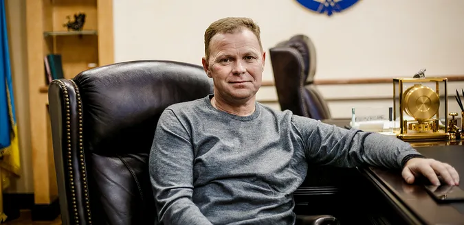 Глава «Київміськбуду» виїхав за кордон з довідкою про інвалідність і підкорив Еверест, – ЗМІ (відео)