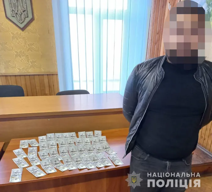 З будинку волинянки злодій виніс 20 тисяч доларів і прикраси (фото)