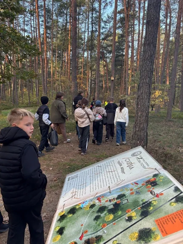 Таємниці дикої природи: на Волині шукали сліди бобрів, а зустріли рідкісного яскраво-блакитного птаха (фото)