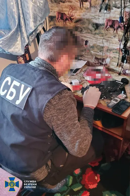 СБУ ліквідувала підпільну «фабрику» фейкових акаунтів для інформаційних диверсій РФ (фото)