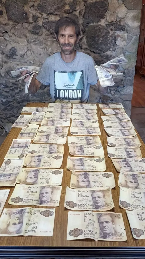 Чоловік під час ремонту знайшов 9 мільйонів, але так і не розбагатів: чому (фото)