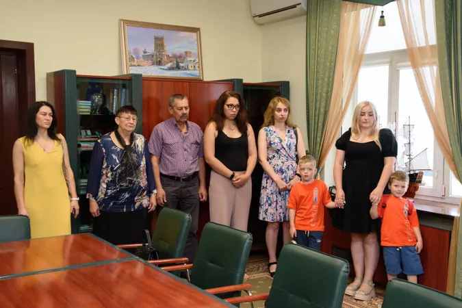 У Луцьку рідним військовослужбовців вручили їхні нагороди (фото)