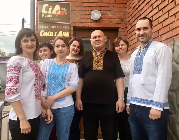 День вишиванки: відомі волиняни одягнули сорочки (фото)
