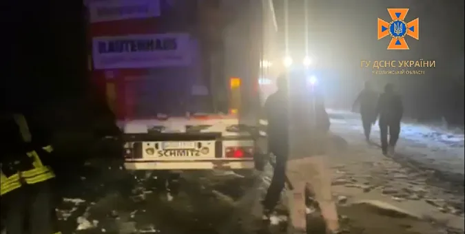 Снігові пастки та ДТП: наслідки негоди на Волині (відео)