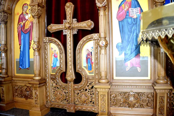 Храм для всіх: історія будівництва церкви на кладовищі в Гаразджі (фото)