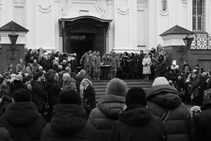 У Луцьку попрощалися з трьома загиблими на Донеччині військовими (фото)
