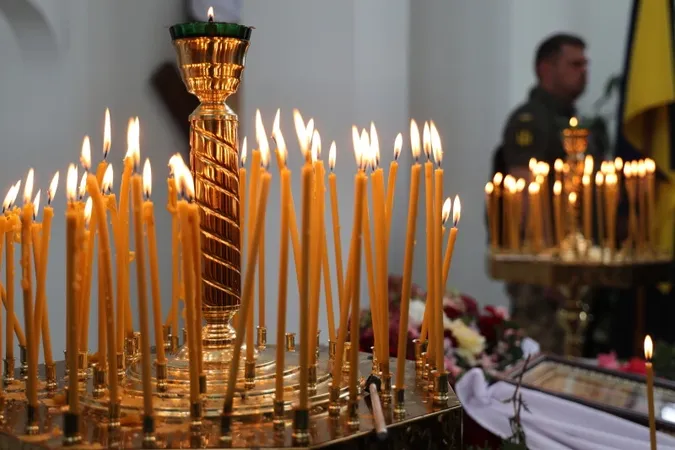 «Був найбільшою опорою і підтримкою»: на Волині попрощалися з загиблим воїном Ігорем Лавришиним