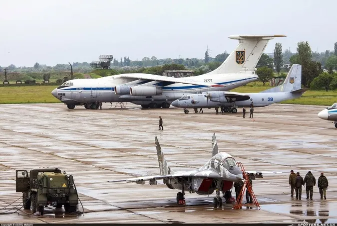 До Луцька переселять військових літунів Севастопольської бригади