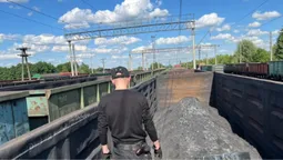 На Волині прикордонники знайшли контрабандне куриво у товарних вагонах (фото)