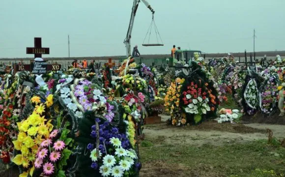 Луцькрада виділила пів гектара мертвим людям (відео)